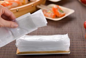 Lingettes monoportion pour hôtellerie certifiées GB/T 27728 garantissant hygiène optimale et réduction des coûts opérationnels