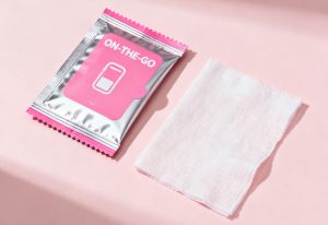 Lingettes professionnelles biodégradables certifiées pour l'hygiène alimentaire et la réduction des coûts opérationnels en restauration